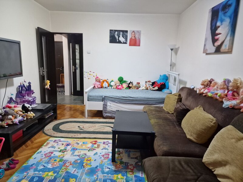 Costin Georgian, 2 minute metrou, pe Basarabia,