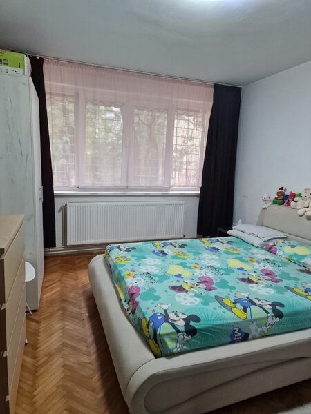 Costin Georgian, 2 minute metrou, pe Basarabia,