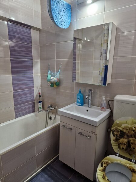 Costin Georgian, 2 minute metrou, pe Basarabia,