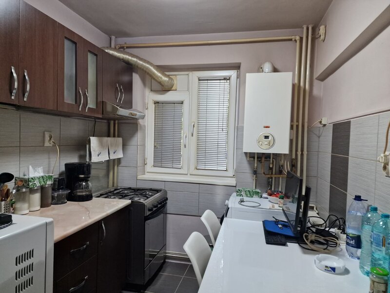 Costin Georgian, 2 minute metrou, pe Basarabia,