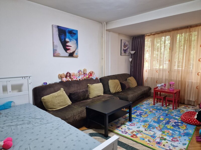 Costin Georgian, 2 minute metrou, pe Basarabia,