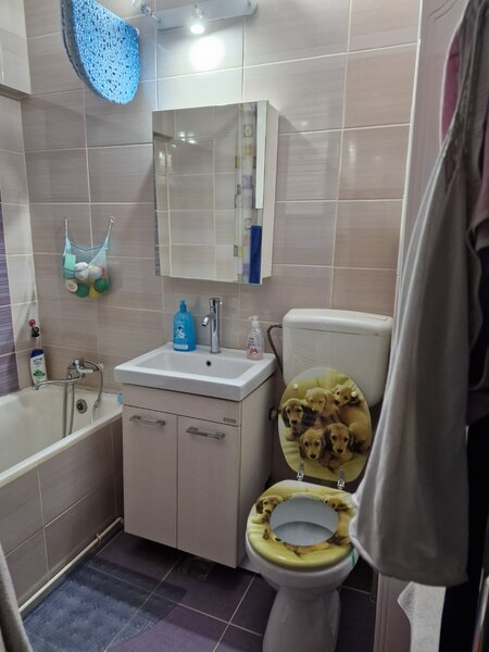 Costin Georgian, 2 minute metrou, pe Basarabia,