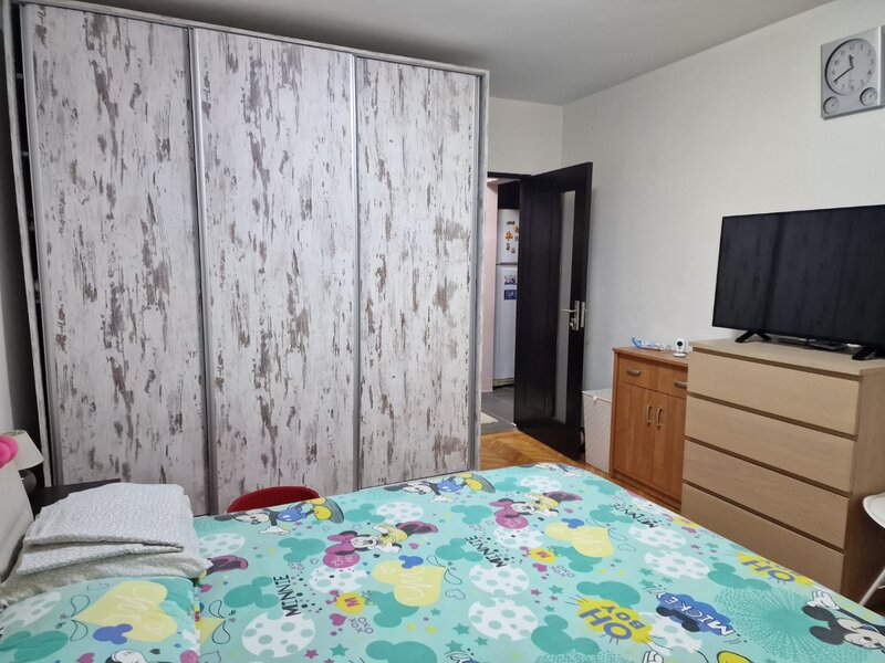 Costin Georgian, 2 minute metrou, pe Basarabia,