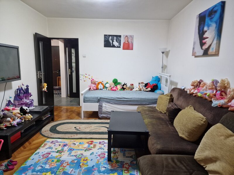 Costin Georgian, 2 minute metrou, pe Basarabia,