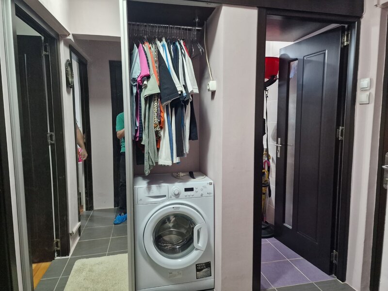 Costin Georgian, 2 minute metrou, pe Basarabia,